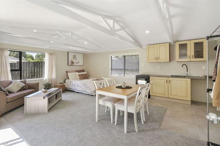 Photo of property in 19a Leaming Place, Clarks Beach, 2122