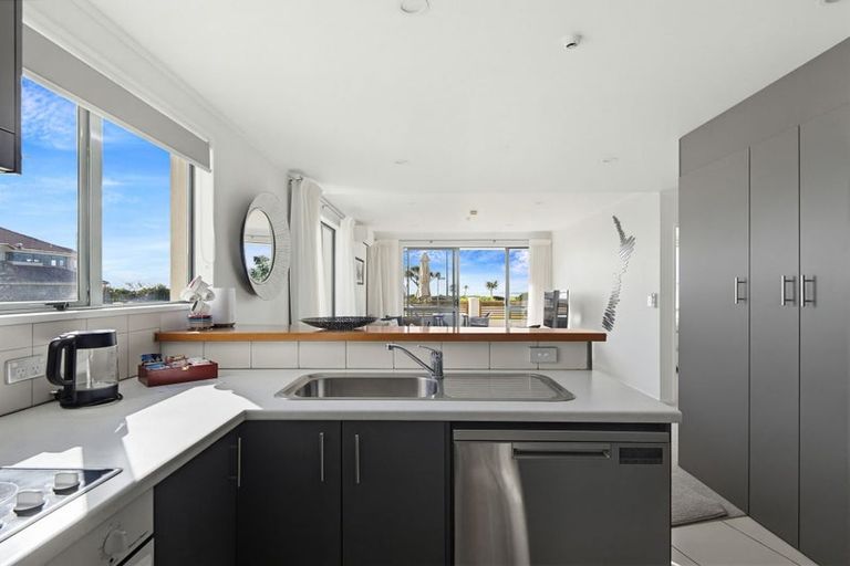 Photo of property in Beachpoint Apartments, 2/5 West End Road, Ohope, 3121