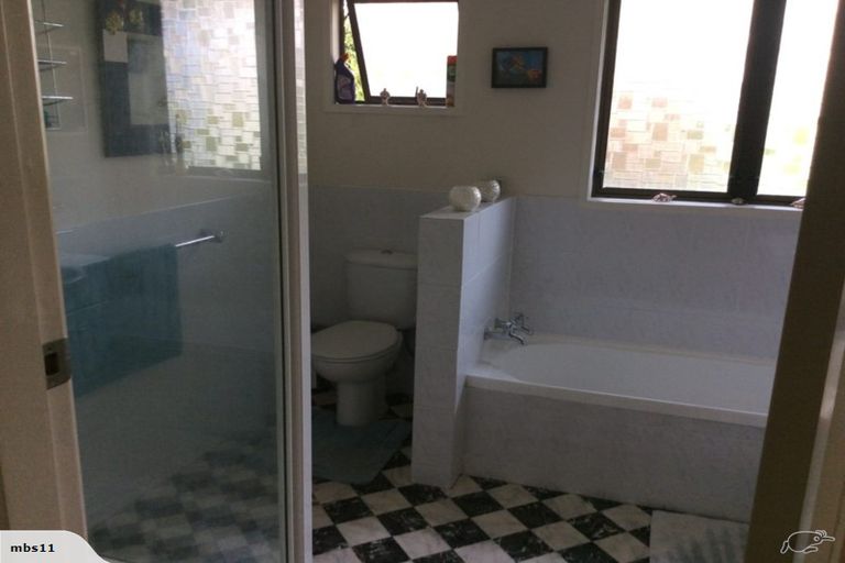 Photo of property in 8a Sutherland Avenue, Mount Maunganui, 3116