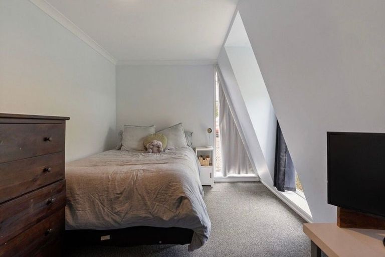 Photo of property in 3/49 Mandalay Terrace, Khandallah, Wellington, 6035
