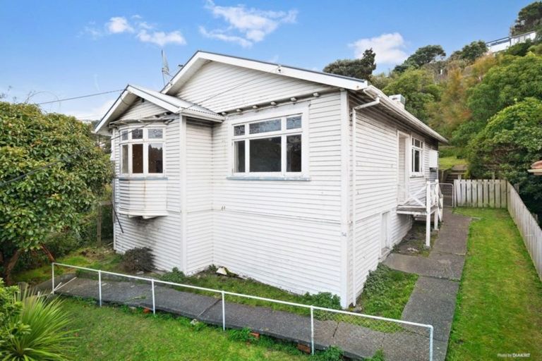 Photo of property in 54 Severn Street, Island Bay, Wellington, 6023