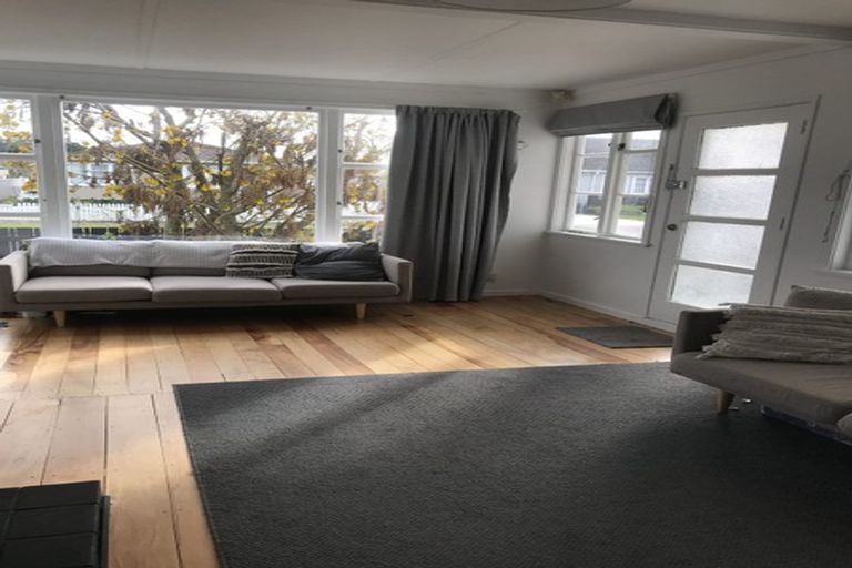 Photo of property in 11 Benge Crescent, Naenae, Lower Hutt, 5011