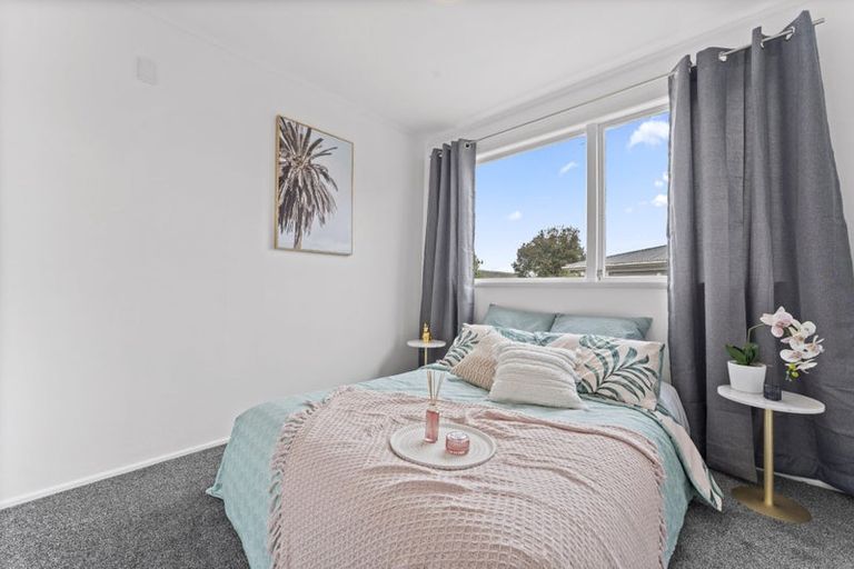 Photo of property in 21 Mcquarrie Avenue, Wattle Downs, Auckland, 2103