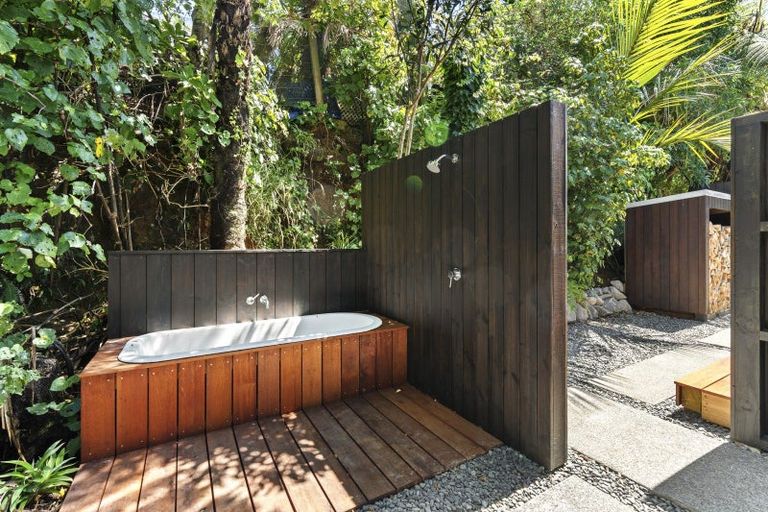 Photo of property in 18-22 Dixon Street, Oakura, 4314