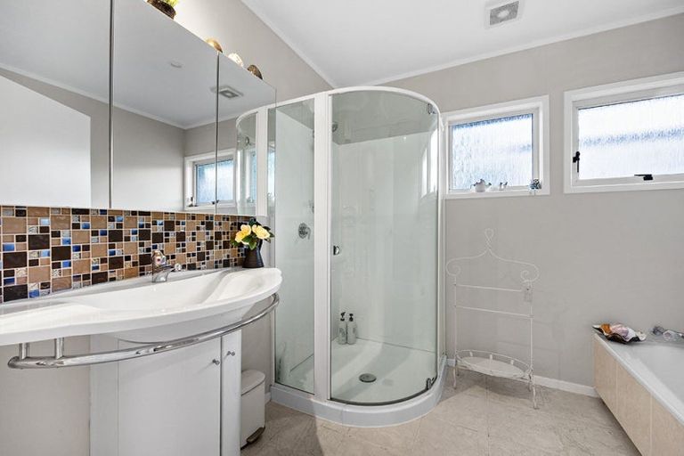 Photo of property in 101 Awanui Rise, Papakura, 2582