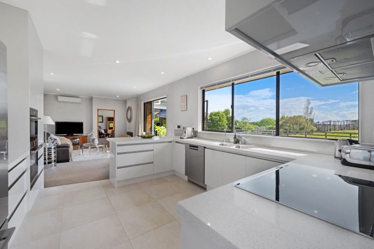 Photo of property in 30 Clifton Road, Whitford, Howick, 2571