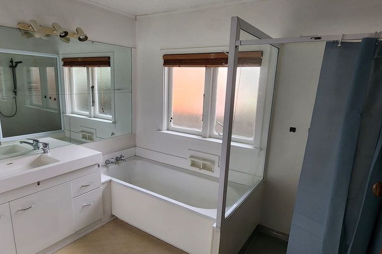 Photo of property in 90 Cuffs Road, Wainoni, Christchurch, 8061