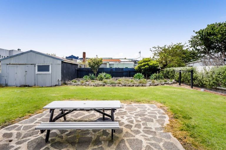 Photo of property in 39 Domett Street, Opunake, 4616