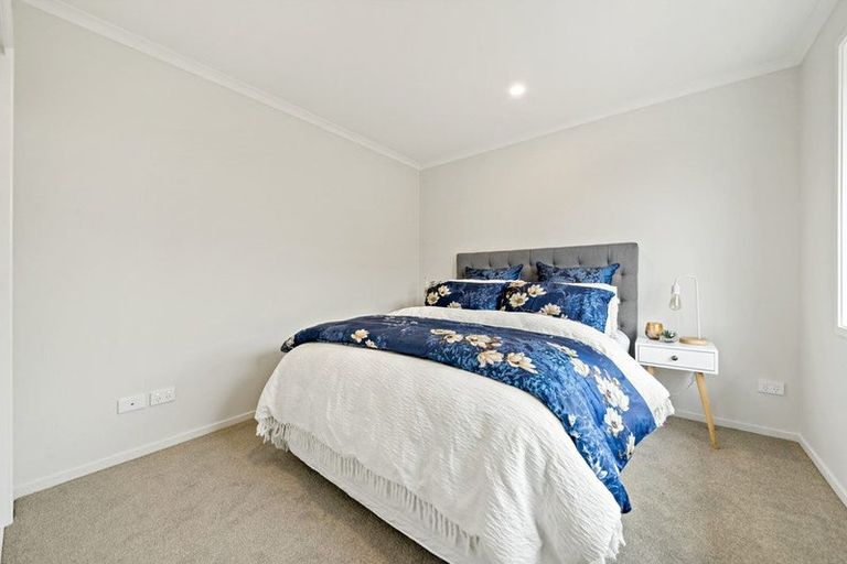 Photo of property in 10 Te Paahi Avenue, Waiuku, 2123