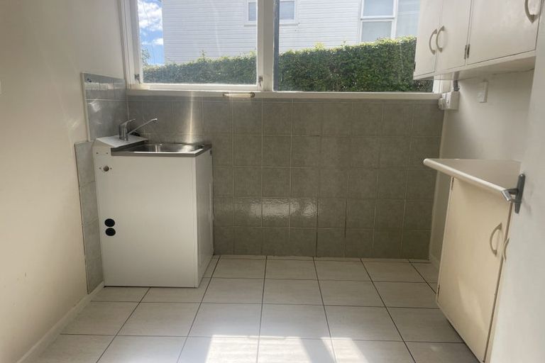 Photo of property in 48 Tauhinu Road, Greenhithe, Auckland, 0632