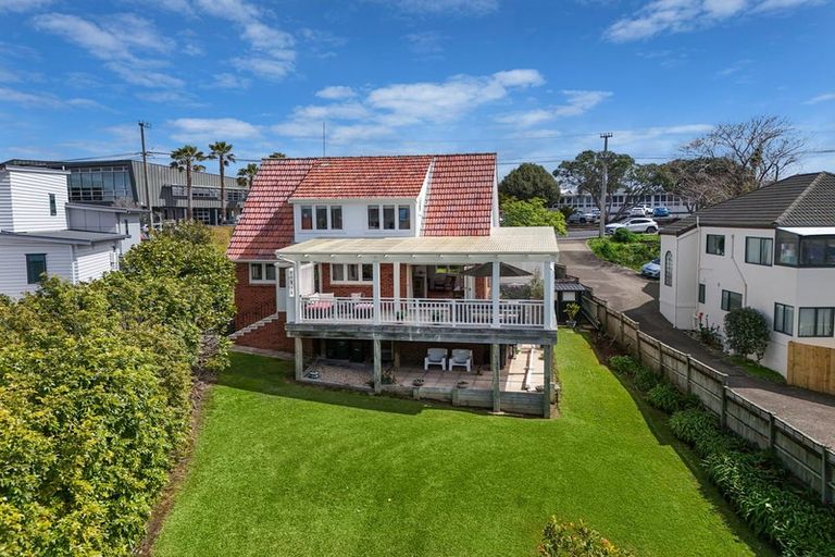 Photo of property in 47 Forrest Hill Road, Milford, Auckland, 0620