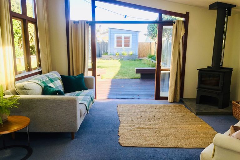 Photo of property in 131 Apu Crescent, Lyall Bay, Wellington, 6022