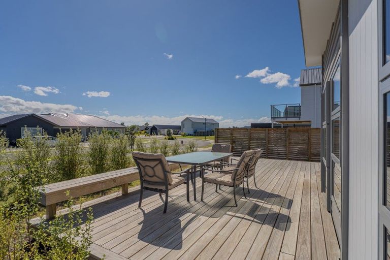 Photo of property in 8 Ngaroma Crescent, Whitianga, 3510