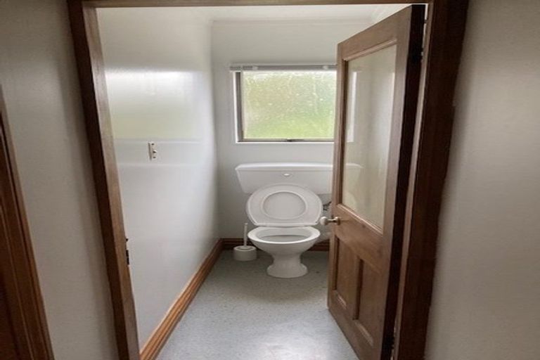 Photo of property in 10 Grumman Lane, Newlands, Wellington, 6037