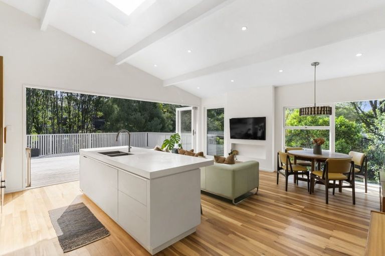 Photo of property in 115 Beach Haven Road, Beach Haven, Auckland, 0626