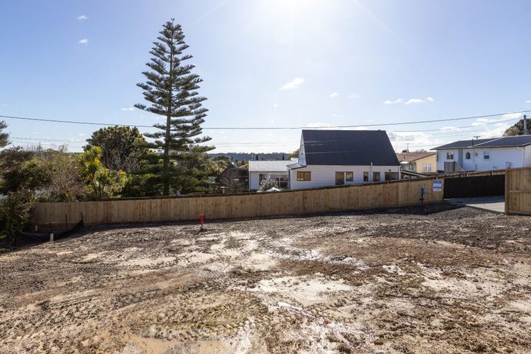 Photo of property in 31a Kia Ora Road, Beach Haven, Auckland, 0626