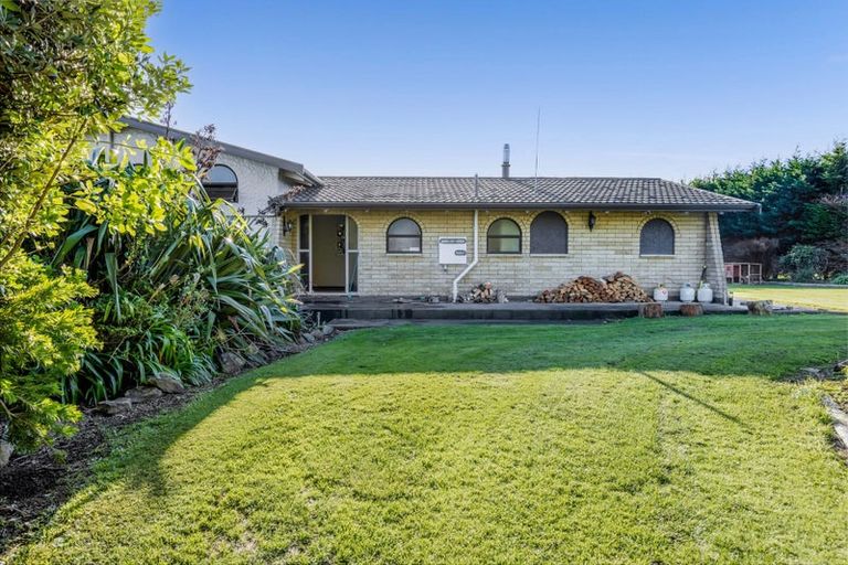 Photo of property in 8 Muggeridge Road, Manutahi, Patea, 4598