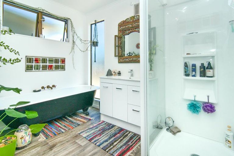 Photo of property in 16 Coates Street, Westport, 7825