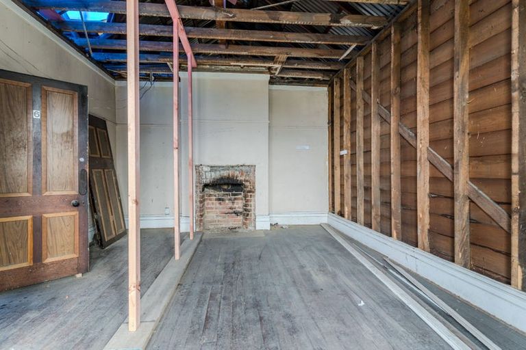 Photo of property in 1 Phillips Street, Kensington, Dunedin, 9011