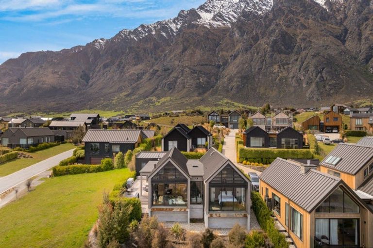 Photo of property in 17 Falconer Rise, Jacks Point, Queenstown, 9371
