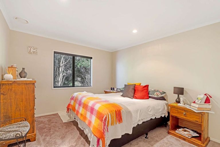 Photo of property in 4 Tarapatiki Drive, Whitianga, 3510