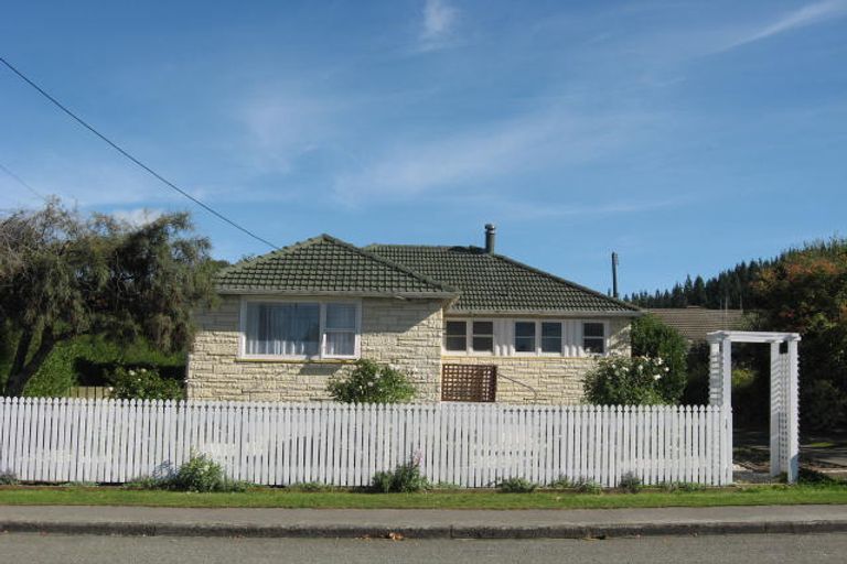 Photo of property in 70 Wilson Street, Geraldine, 7930