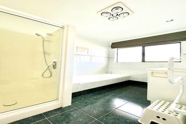 Photo of property in 31 Kath Hopper Drive, Orewa, 0931