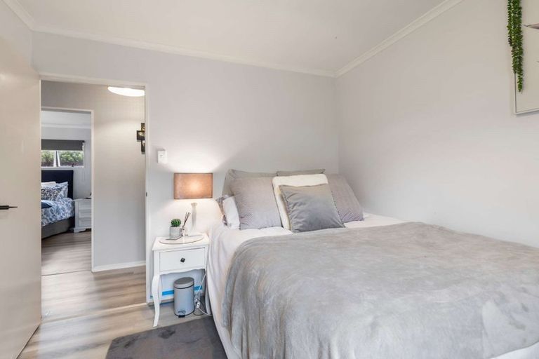 Photo of property in 5 Rosebank Avenue, Kelvin Grove, Palmerston North, 4414
