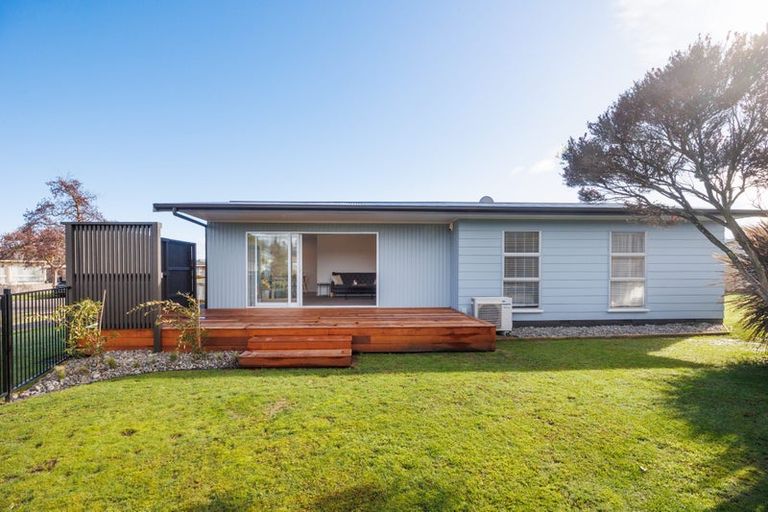 Photo of property in 9 Pinedale Parade, Milson, Palmerston North, 4414