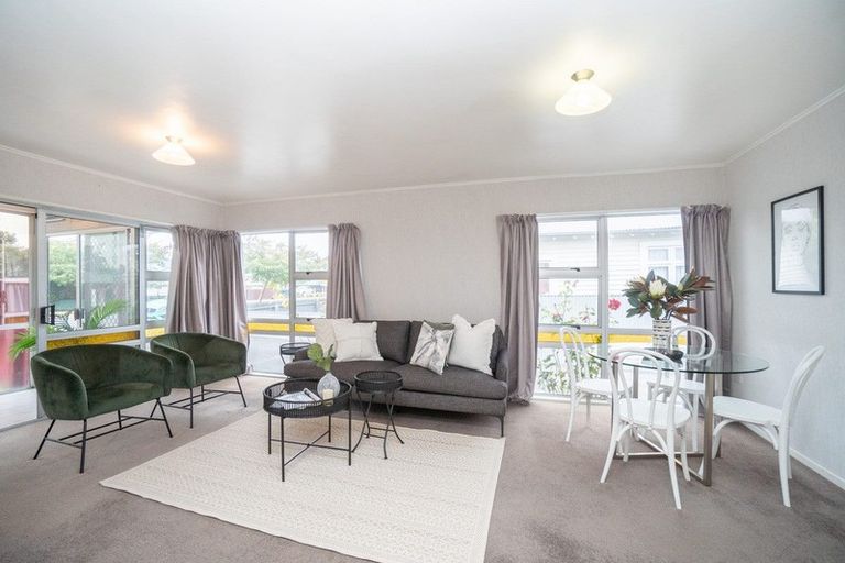 Photo of property in 24 Chelwood Street, Takaro, Palmerston North, 4412