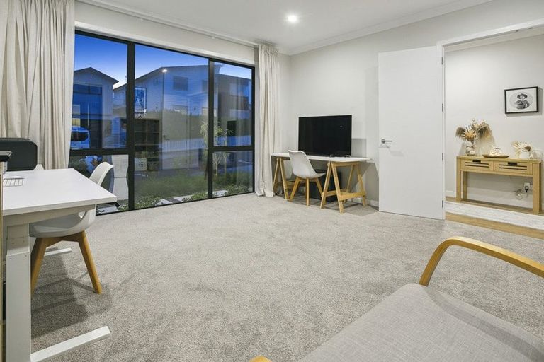 Photo of property in 6 Tai Crescent, Hobsonville, Auckland, 0616