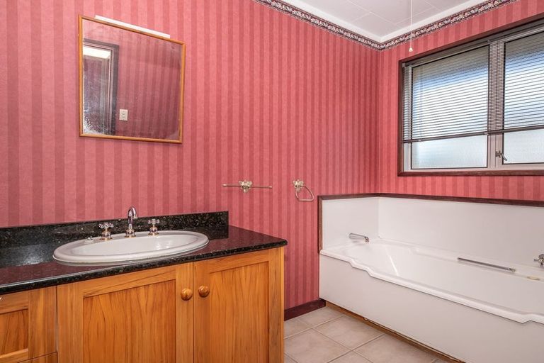 Photo of property in 44 Henley Street, Westport, 7825