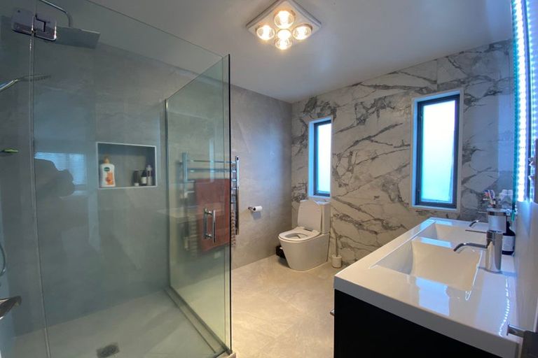 Photo of property in 5 Stoneleigh Green, Parklands, Christchurch, 8083