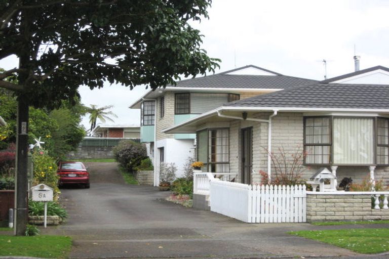 Photo of property in 5 Selwyn Street, Lower Vogeltown, New Plymouth, 4310