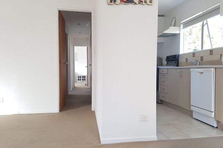 Photo of property in 2/276 East Coast Road, Milford, Auckland, 0620