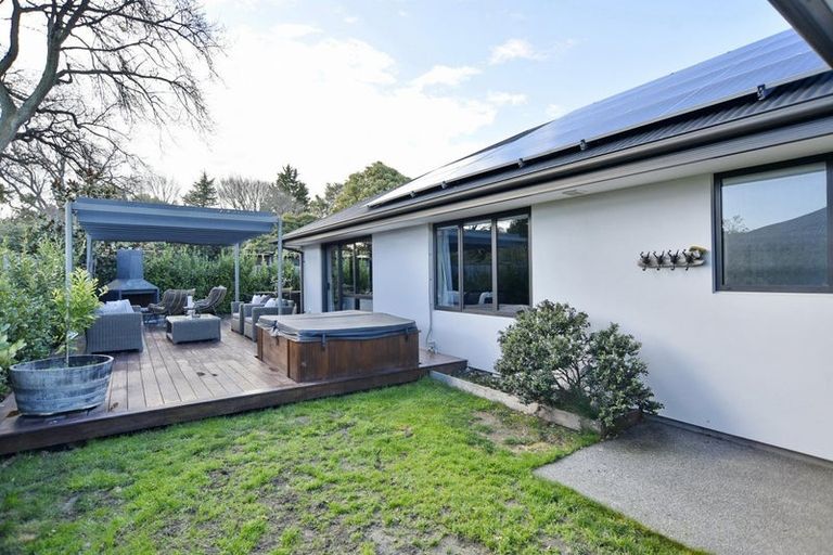 Photo of property in 7 Peter Place, Rangiora, 7400