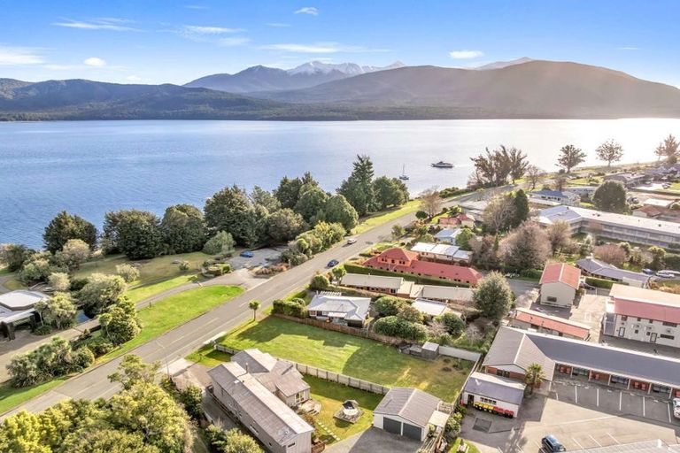 Photo of property in 4 Lakefront Drive, Te Anau, 9600