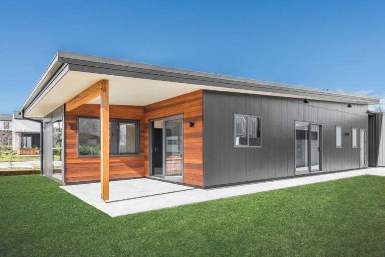 Photo of property in 1 Kapuka Lane, Wanaka, 9305