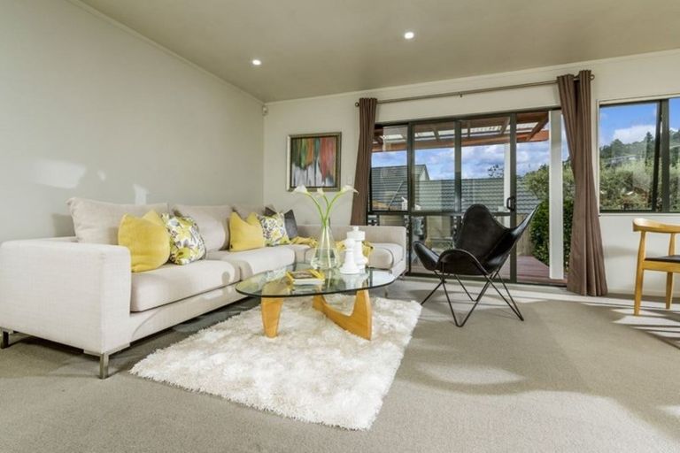 Photo of property in 1/112 Seaview Road, Glenfield, Auckland, 0629