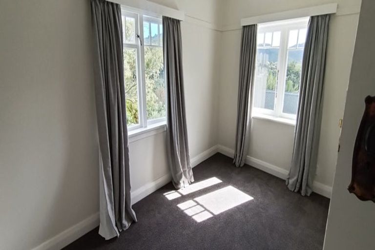 Photo of property in 6 Putnam Street, Northland, Wellington, 6012