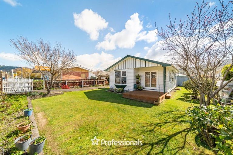 Photo of property in 247 Fergusson Drive, Heretaunga, Upper Hutt, 5018
