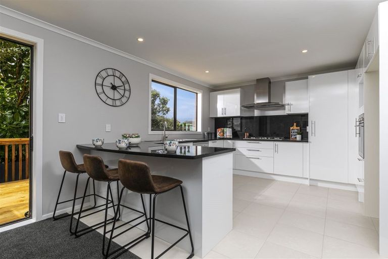 Photo of property in 8 Gordon Stanley Drive, Massey, Auckland, 0614