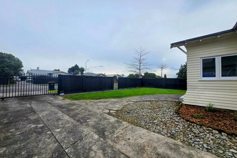 Photo of property in 47 Burns Avenue, Takaro, Palmerston North, 4412