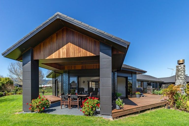 Photo of property in 35 Pinot Crescent, Ohau, 5570