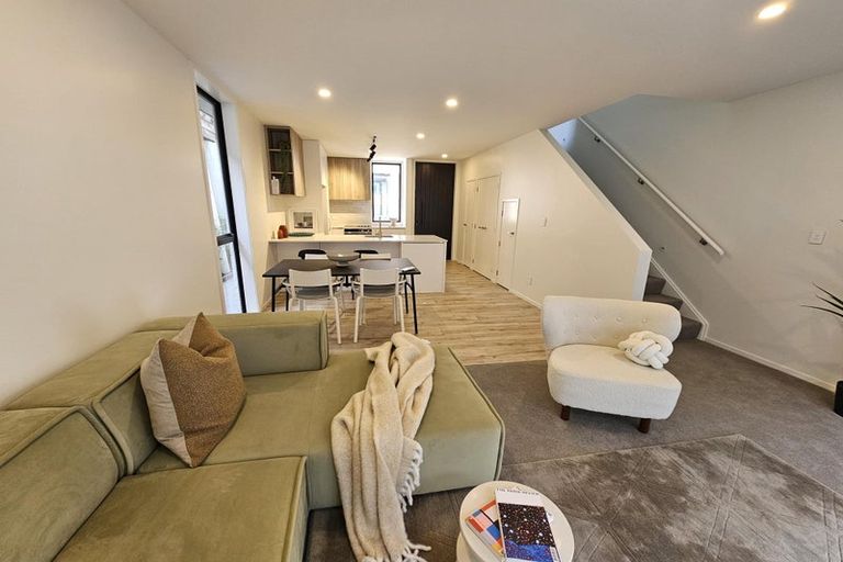 Photo of property in 16 Ara Toutouwai, Karori, Wellington, 6012