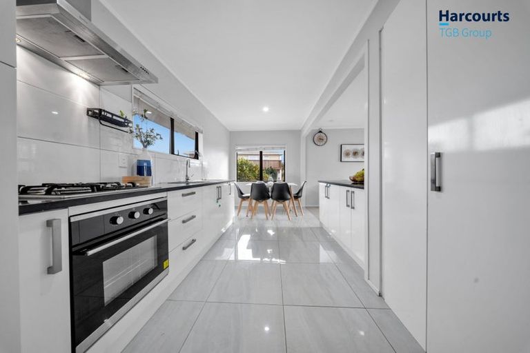 Photo of property in 67 Manuroa Road, Takanini, 2112