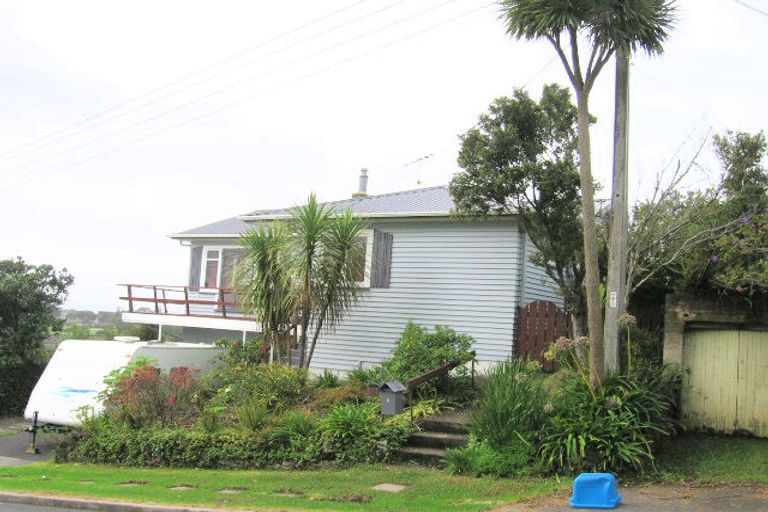 Photo of property in 9 River Road, Red Beach, 0932