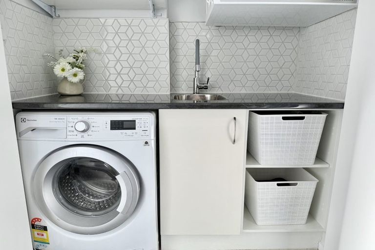 Photo of property in 43 Cleat Street, Whitby, Porirua, 5024