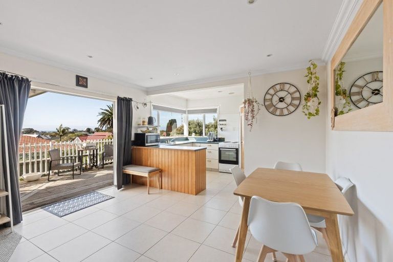 Photo of property in 8 Lismore Street, Strandon, New Plymouth, 4312