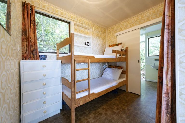 Photo of property in 59 North Piha Road, Piha, 0772